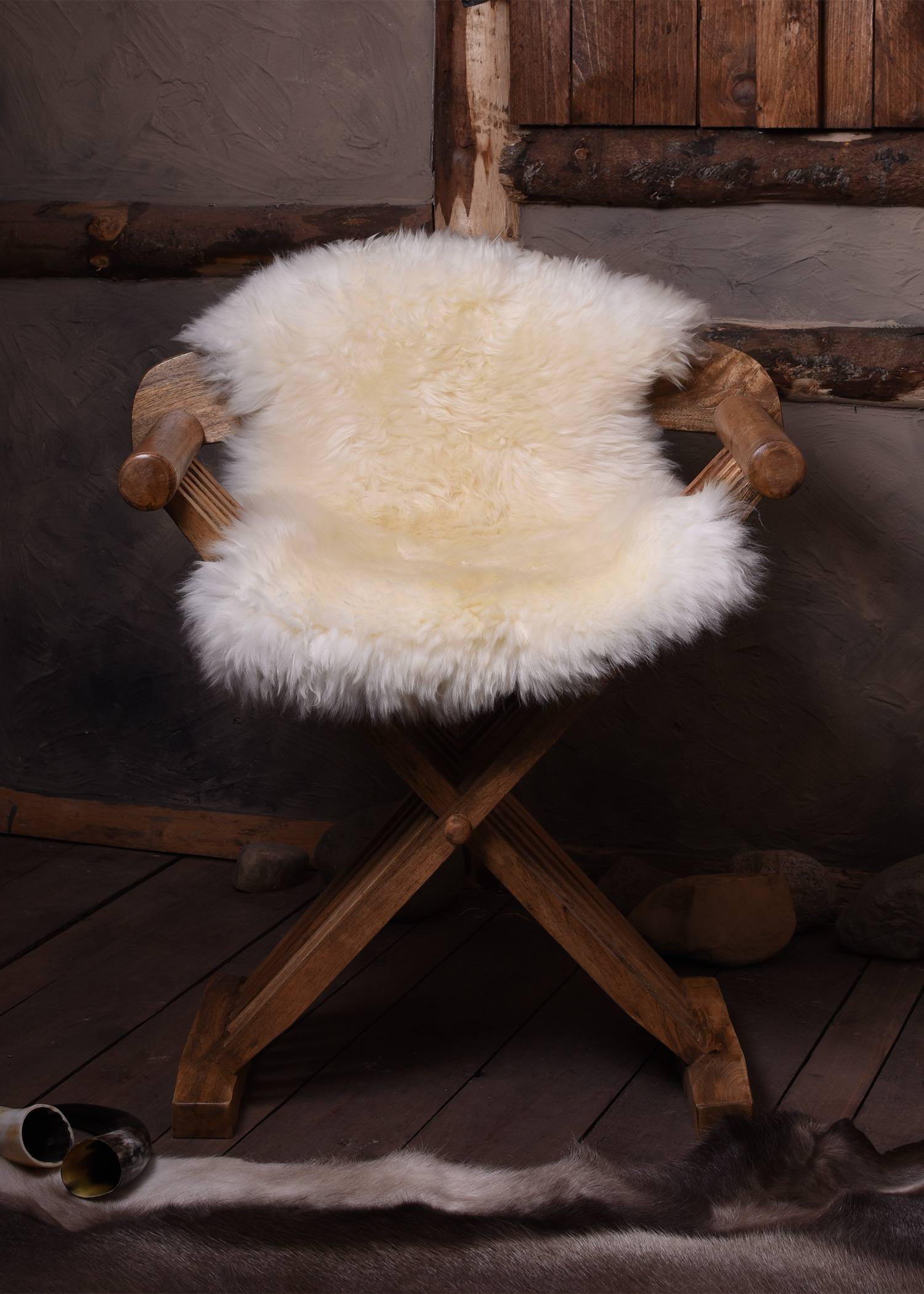 Lambskin, off-white, approx. 80 cm