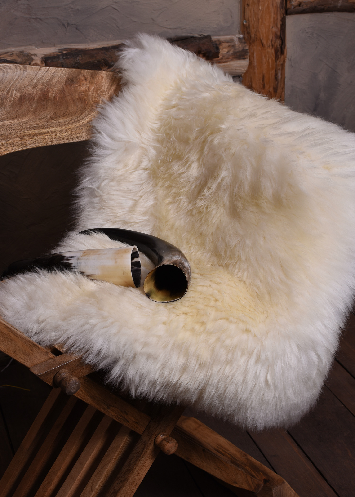 Lambskin, off-white, approx. 80 cm