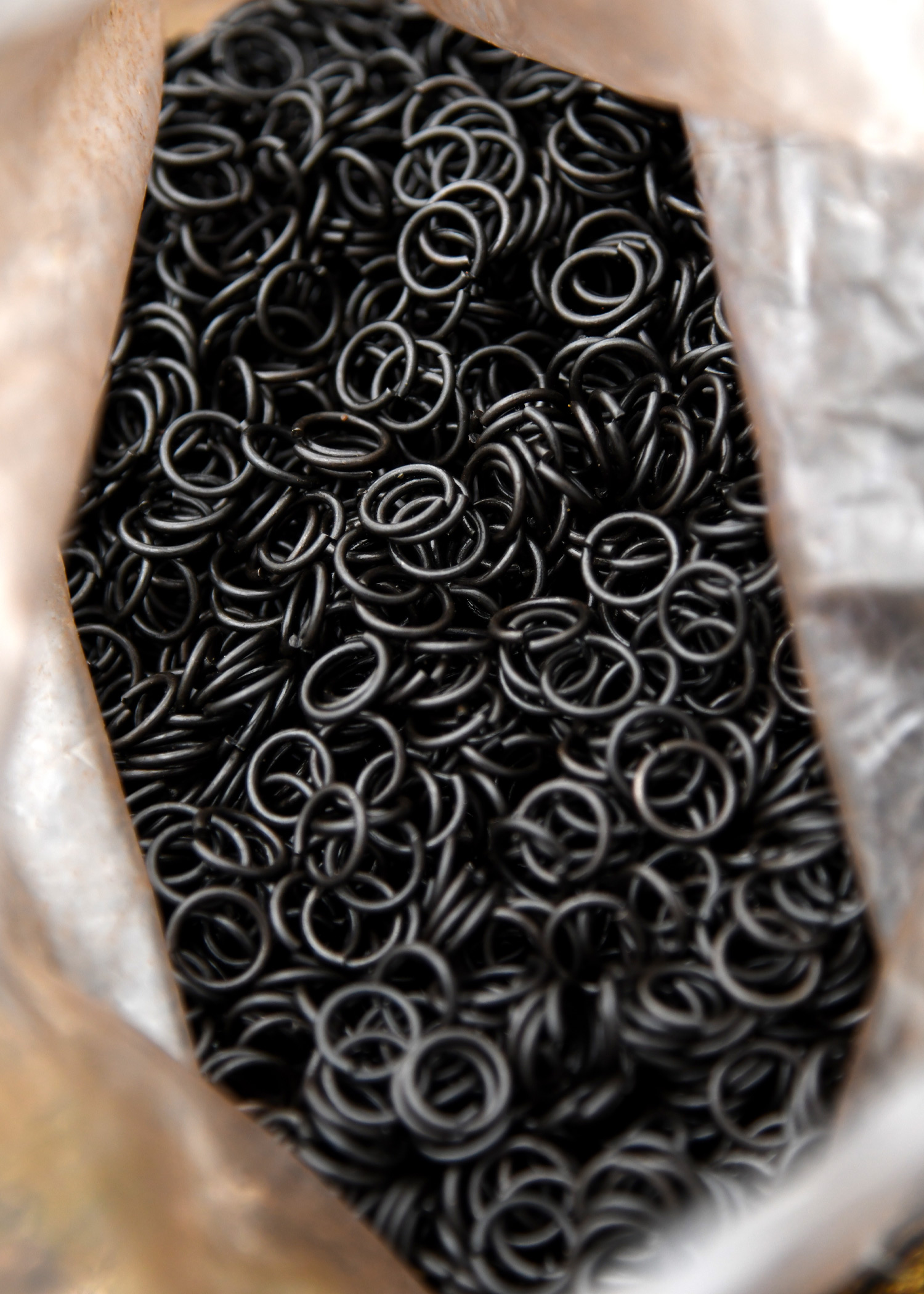 Loose rings, butted, blackened, 9 mm ID, 3 kg