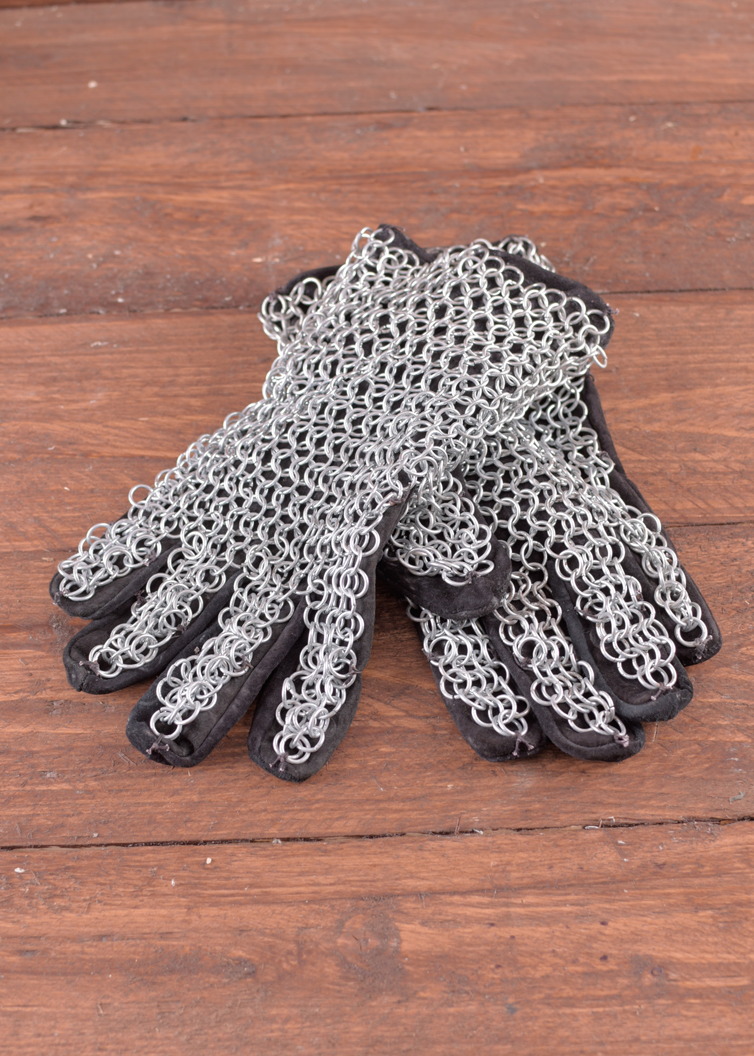 Gloves, leather with chain mail