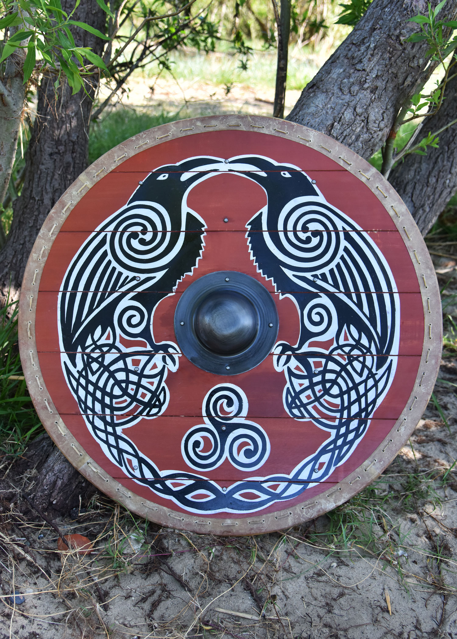 Viking Shield 'Huginn & Muninn' with Rawhide Edging, 80 cm (individual packing)