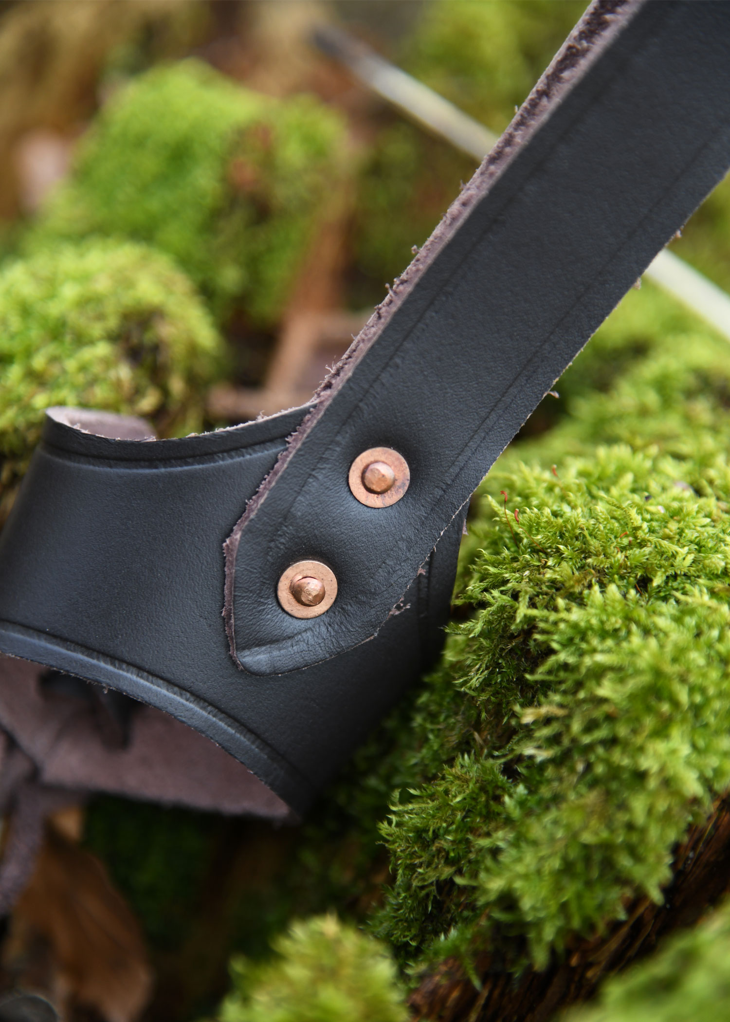 Leather belt-holder for drinking horns from 0,2 - 0,3 Liter, brown