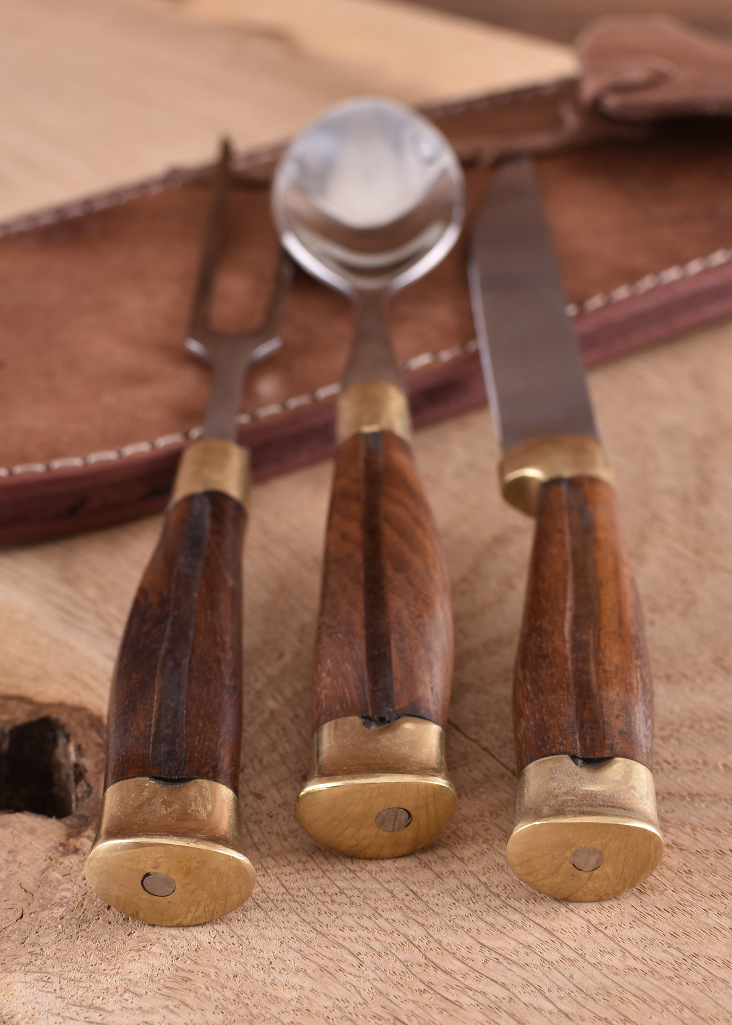threepart cutlery set incl. leather sheath, wood handle