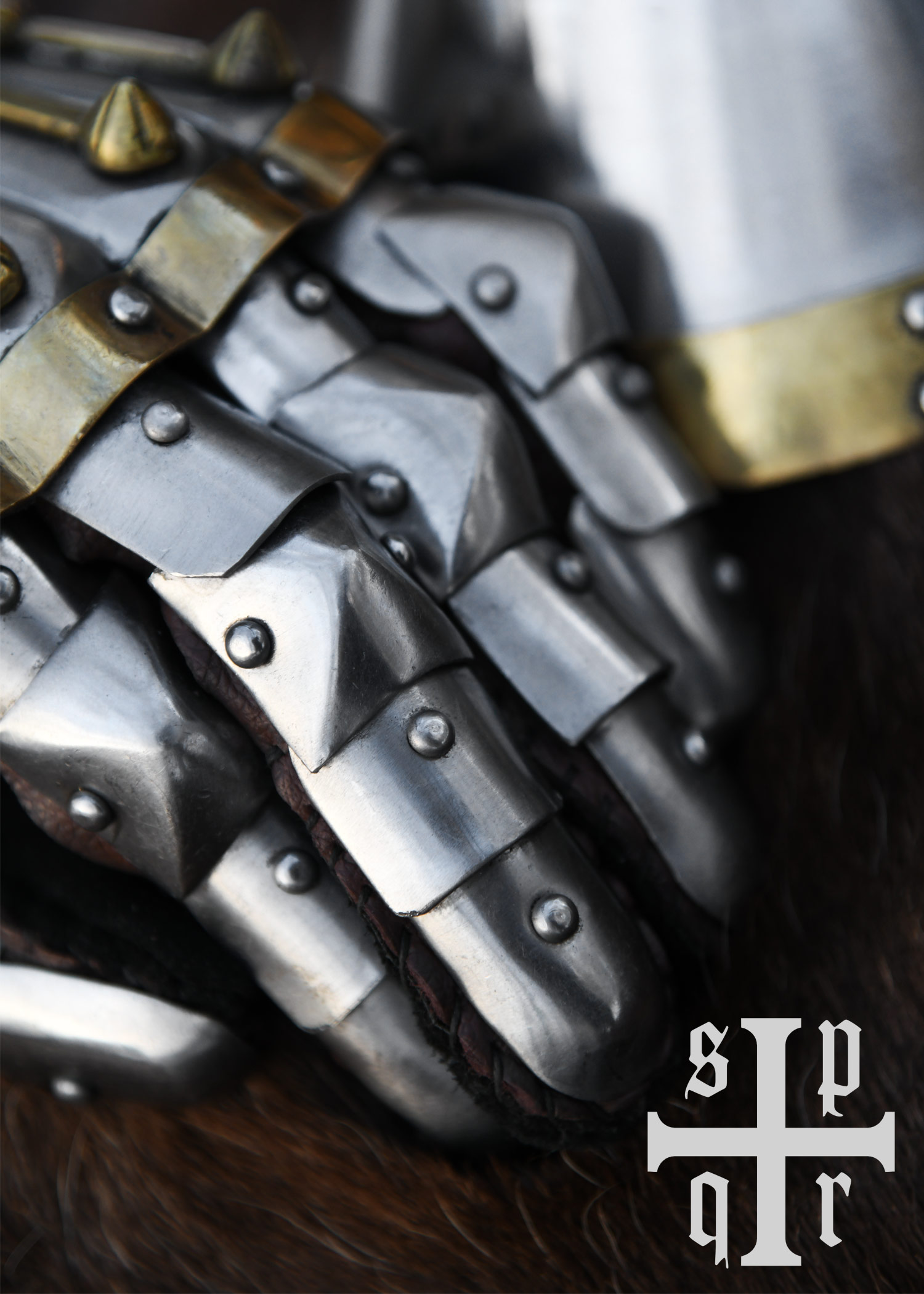 Hourglass Gauntlets, Milan ca. 1370, approx. 1.6 mm Steel