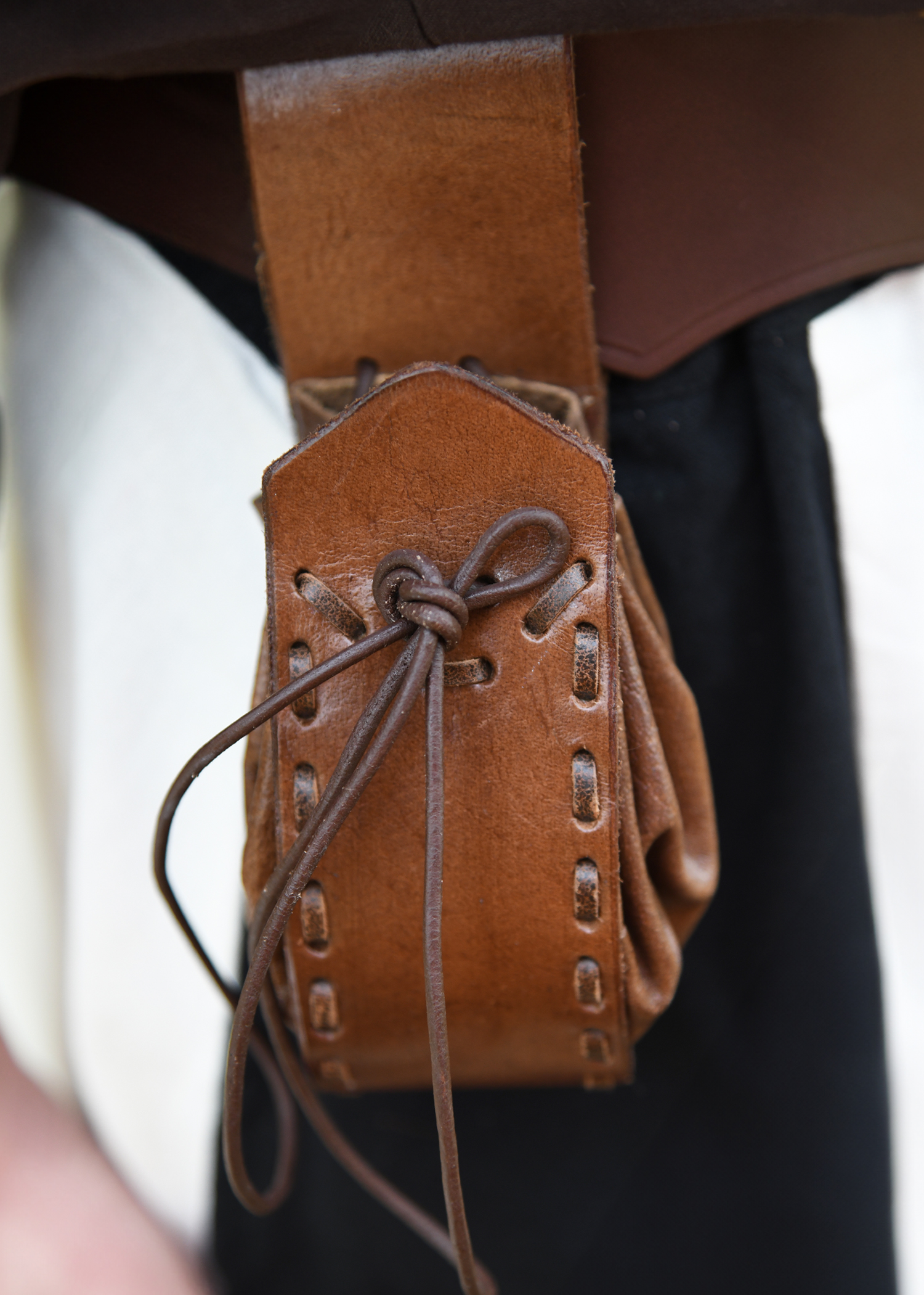 Medieval Leather Pouch with Beltloop, brown