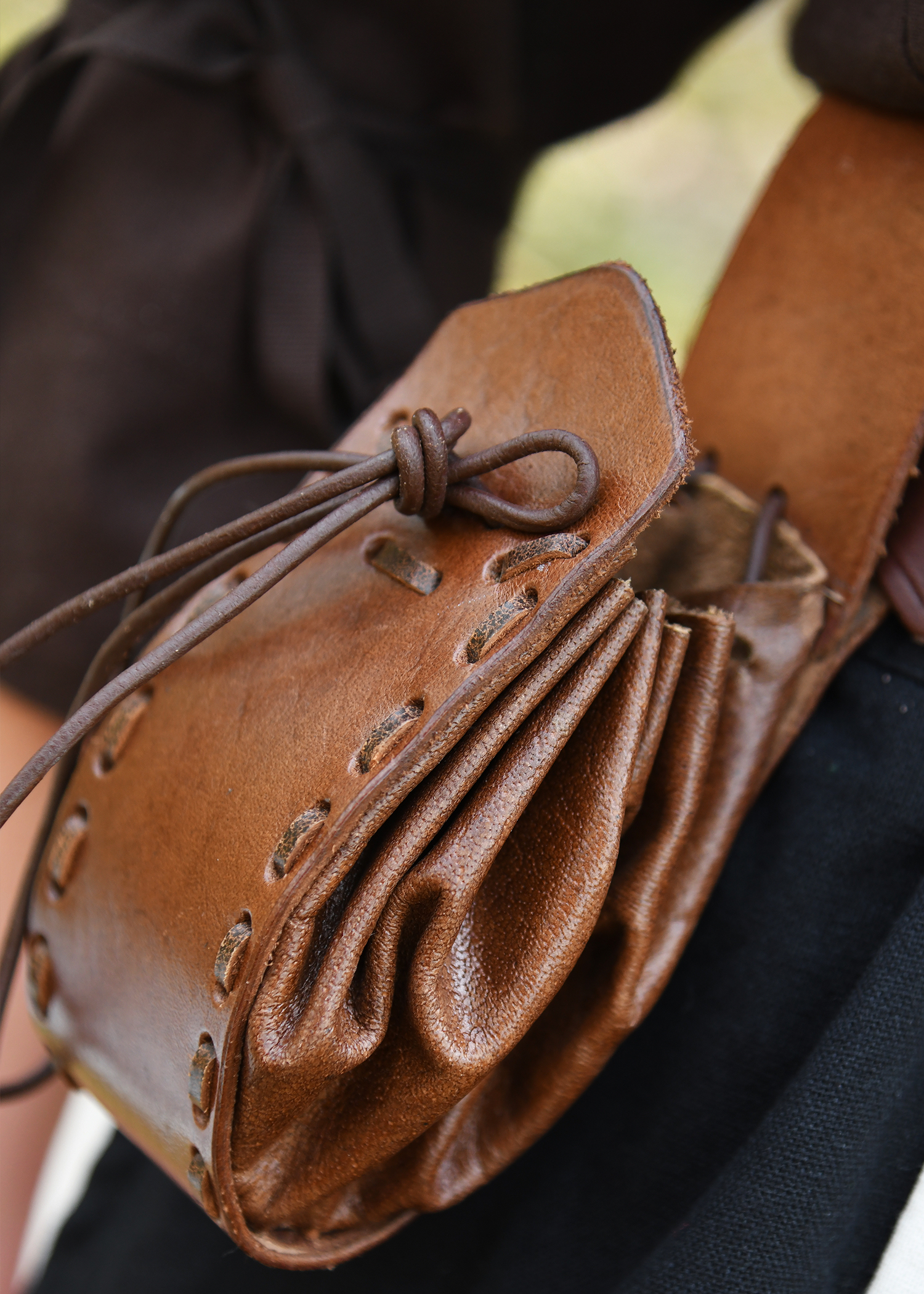 Medieval Leather Pouch with Beltloop, brown